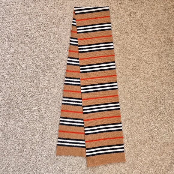 Rare Vintage KNIT wool Burberry scarf
